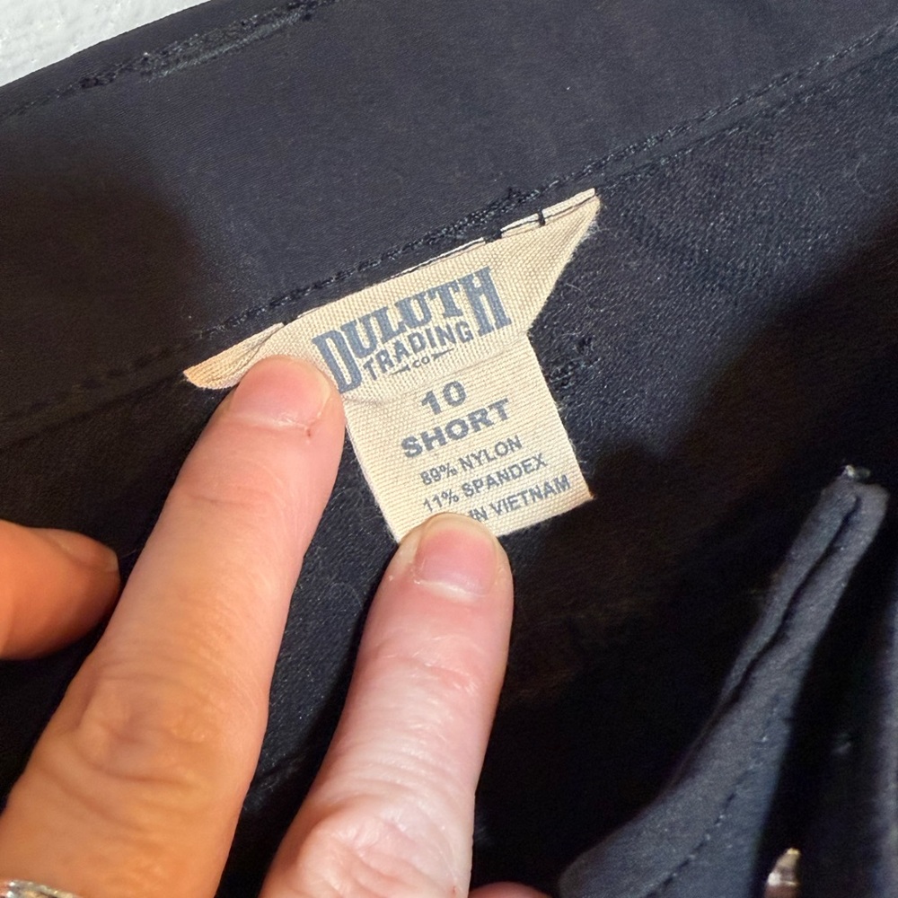Duluth Trading Co Women's Black Zip Cargo Pocket Pants - Picture 2 of 8